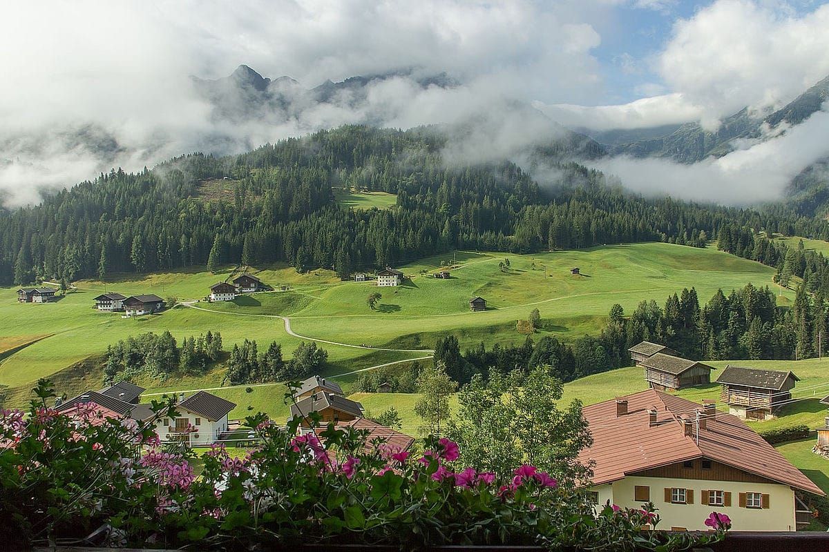 Trip through the Lesach Valley with an Excursion to the Dolomite Mountains: 260,2 km